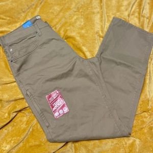 NWT Levi’s Denizen 231 Athletic Fit trousers. Size 34/32